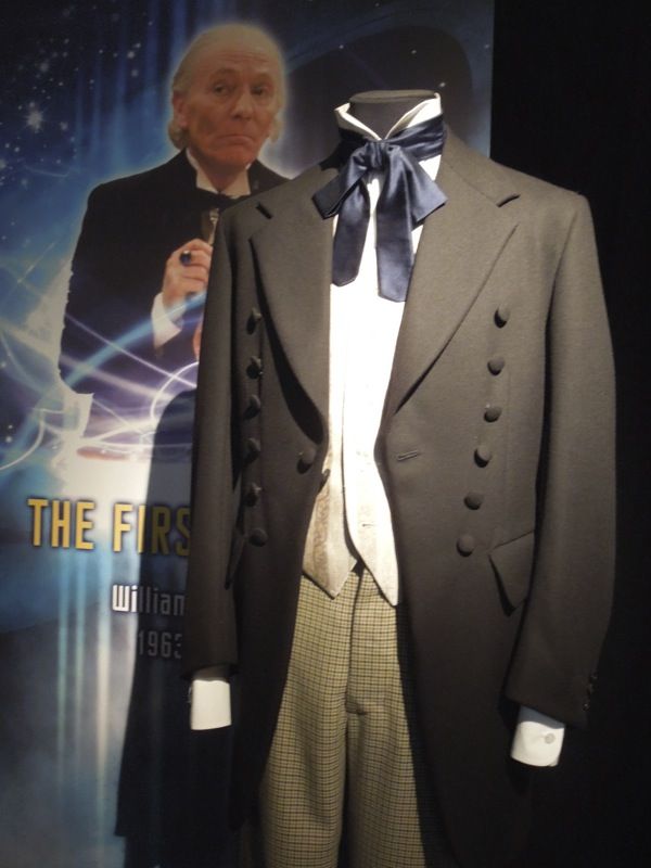 pic 1St Doctor Costume