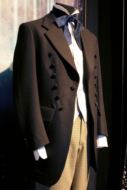 pic 1St Doctor Outfit