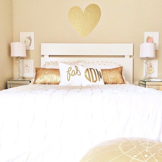 Featured image of post Gold And White Bedroom Decor Ideas