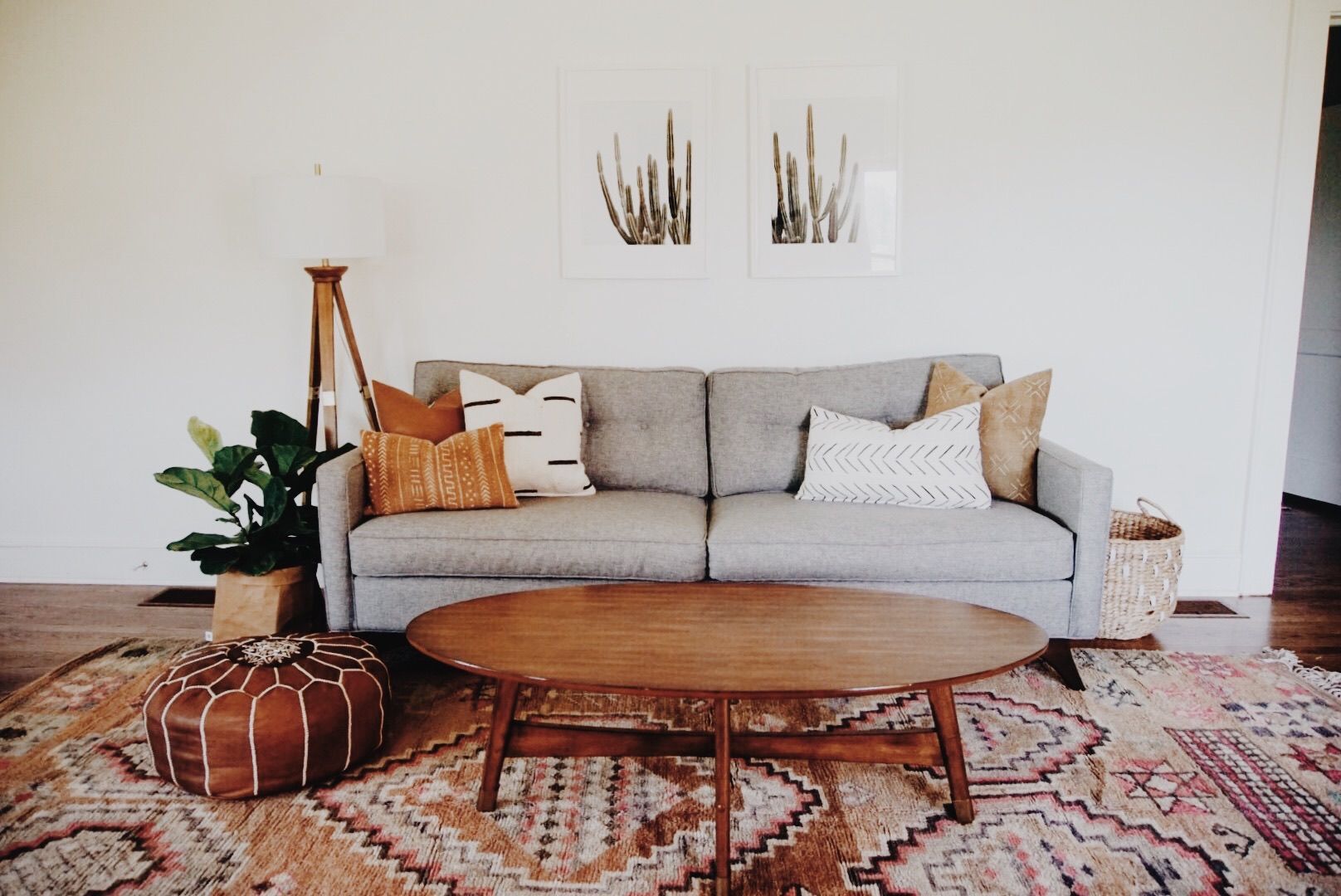 wallpapers Mid Century Boho Living Room