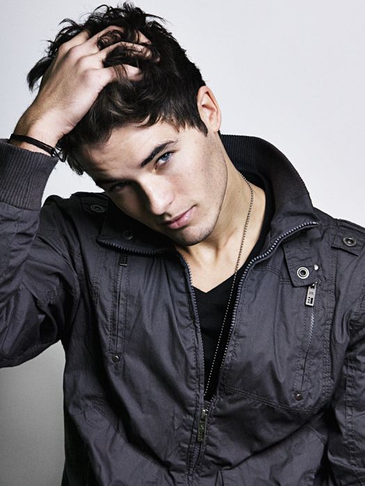 pic Young Male Models With Black Hair